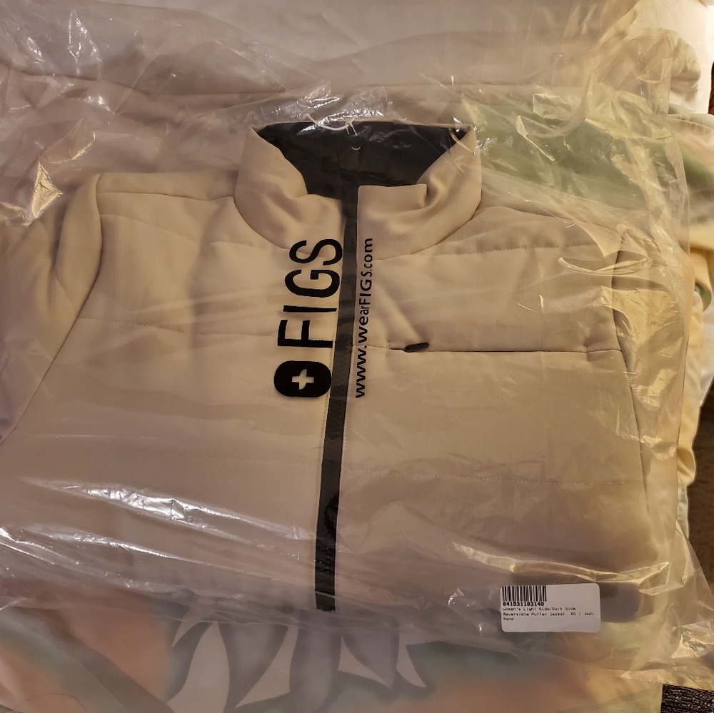 *SOLD* FIGS Women's Reversible Puffer Jacket (XS)